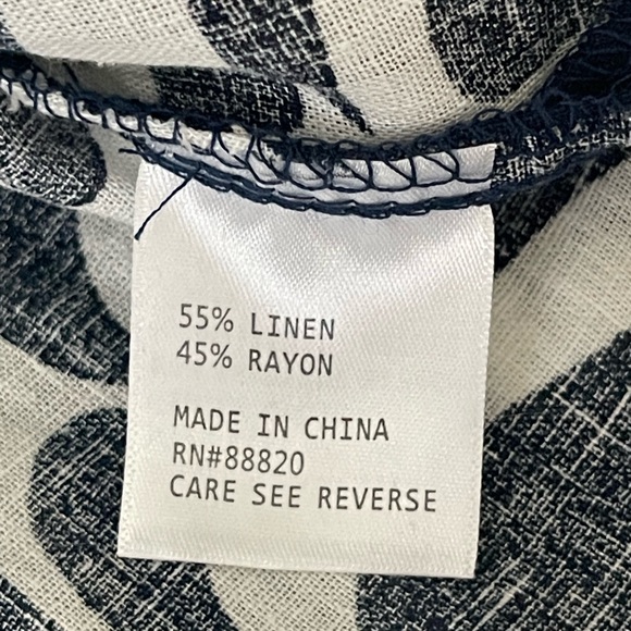 NWT. Christian Siriano Linen Blend Navy and Cream Patterned Women's Top, Sz L - Picture 11 of 11